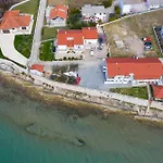 Gazic, No 4 * Zára
