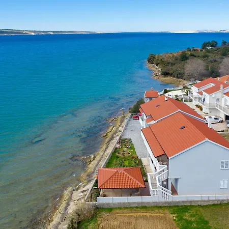 Gazic, No 4 *