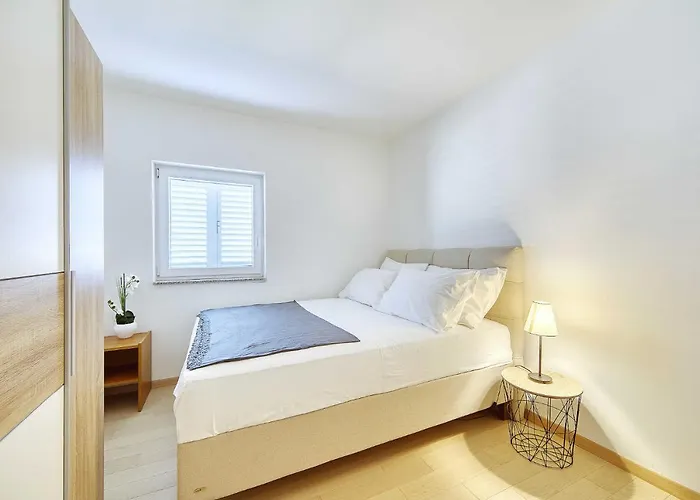 Appartement Gazic, No 4 *